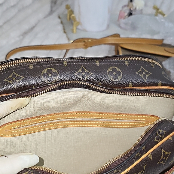 🔥Great Condition 🔥Authentic Louis Vuitton Reporter Crossbody - Picture 14 of 17